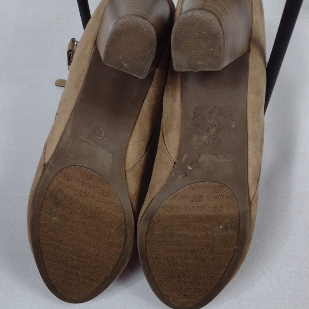 Breckelles Tan Suede Ankle Booties with Block Heel Size 10 - Picture 6 of 7